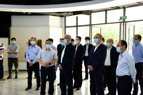 科技部党组书记、部长王志刚调研电子科技大学与领新科技 聚焦产学研融合与科技创新驱动